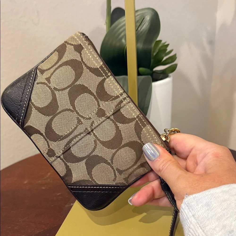Coach Tan and Brown Signature Wristlet wallet coin purse organizer gold leather - Picture 3 of 8